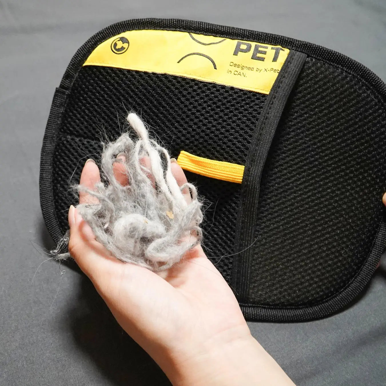 Pet Hair Removal Glove - Anti-Static Grooming Mitt for Dogs and Cats, Effective Pet Hair Cleaning Tool and Grooming Accessory